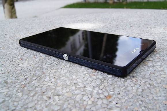 130318-sony-xperia-z-review-03.jpg