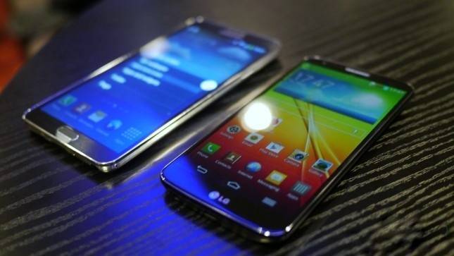 1385964602nen_mua_smartphone_android_nao_trong_dip_cuoi_nam.jpg