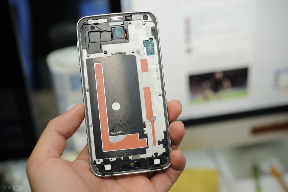 2459986_Galaxy_S5_Teardown-3.jpg