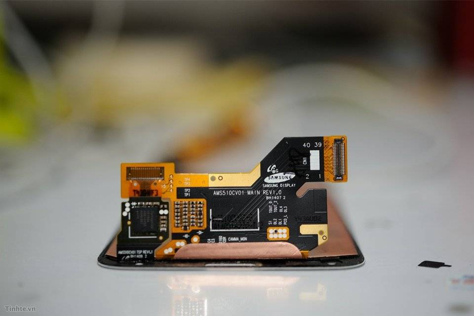 2459990_Galaxy_S5_Teardown-7.jpg
