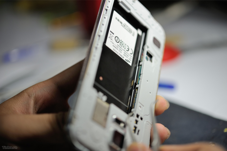 2459993_Galaxy_S5_Teardown-10.jpg
