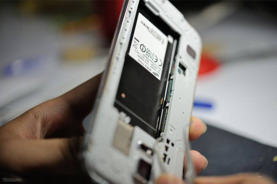 2459993_Galaxy_S5_Teardown-10.jpg