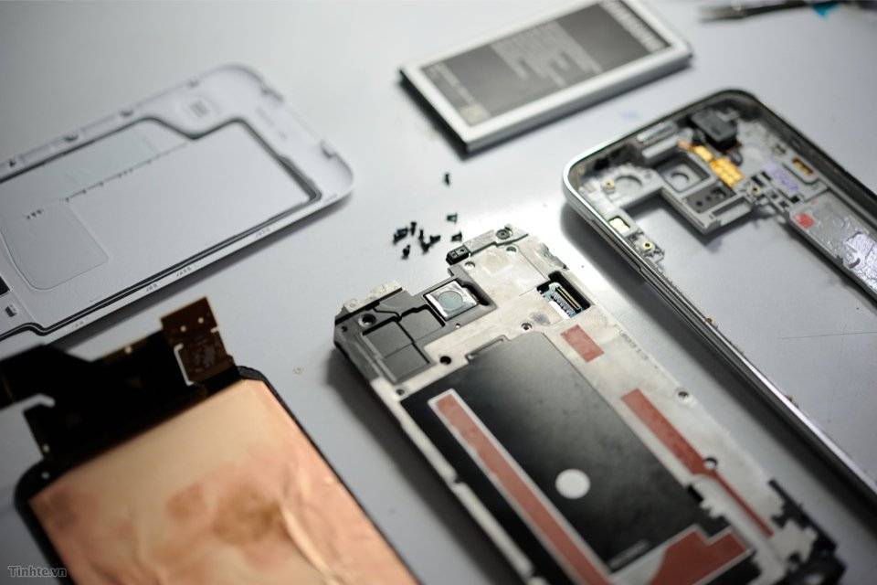 2459997_Galaxy_S5_Teardown-14.jpg