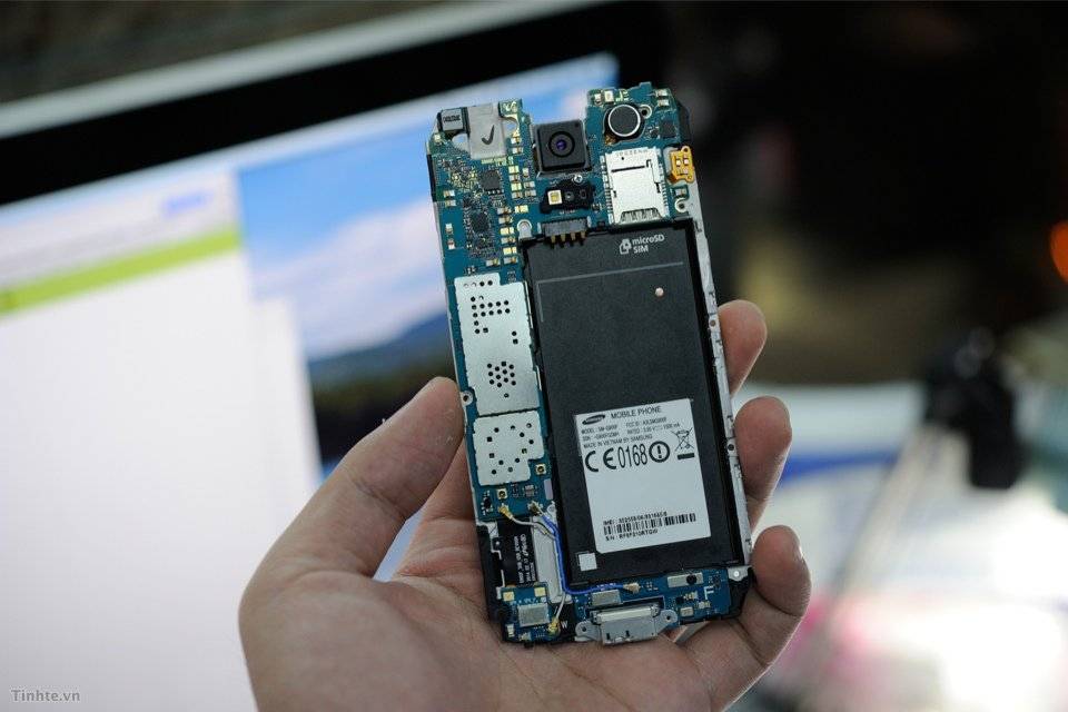 2459998_Galaxy_S5_Teardown-15.jpg