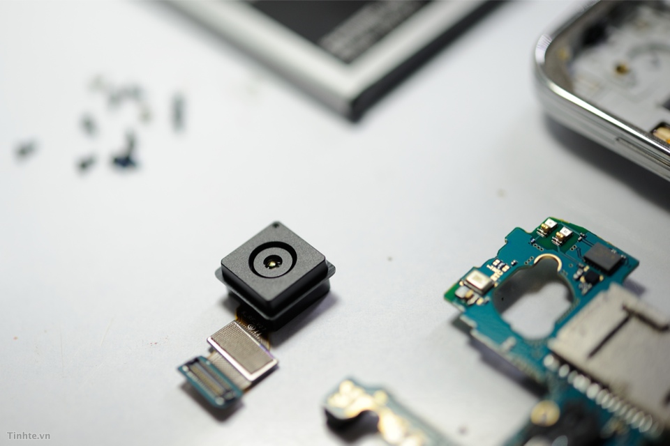 2460005_Galaxy_S5_Teardown-22.jpg
