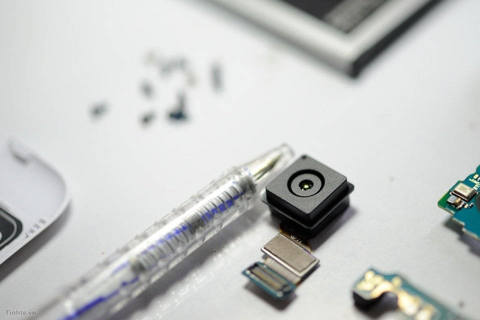 2460006_Galaxy_S5_Teardown-23.jpg