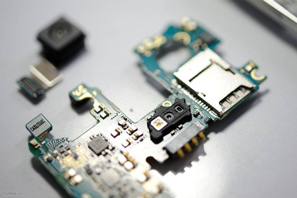 2460007_Galaxy_S5_Teardown-24.jpg