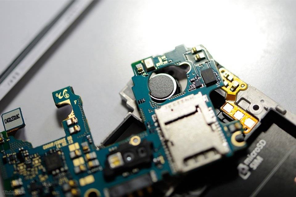2460008_Galaxy_S5_Teardown-25.jpg