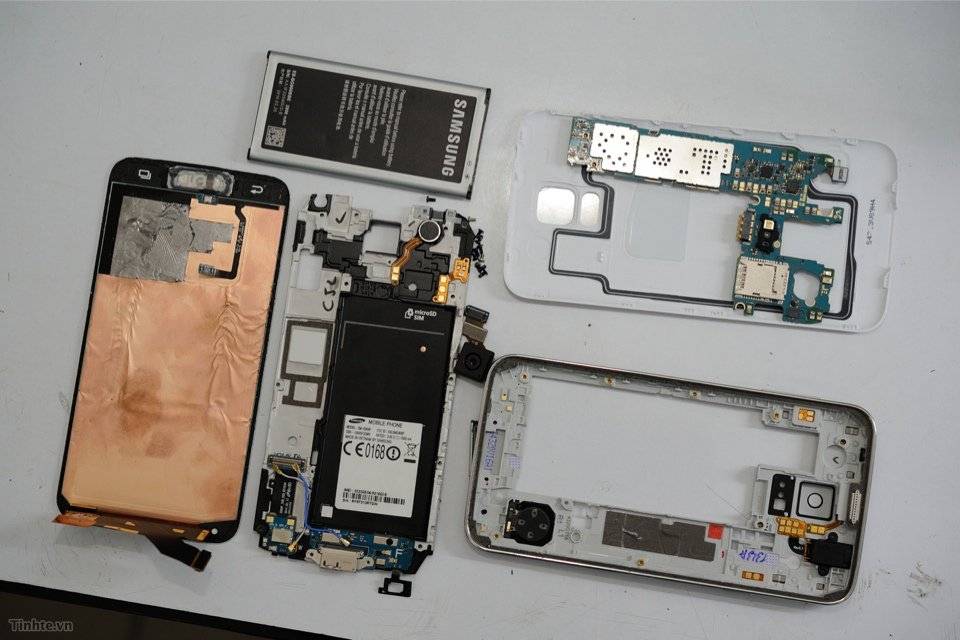 2460015_Galaxy_S5_Teardown-32.jpg