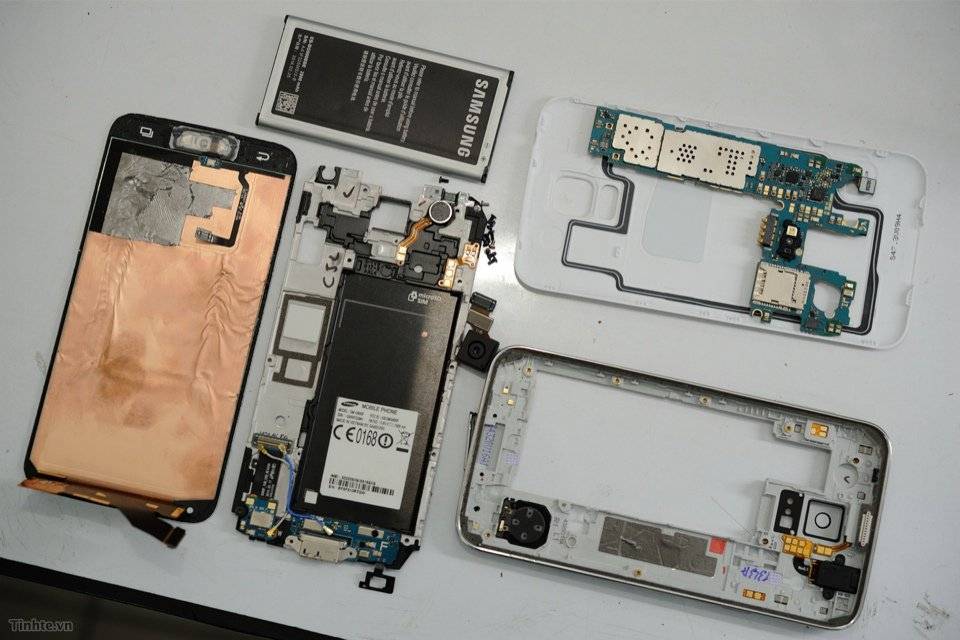 2460016_Galaxy_S5_Teardown-33.jpg