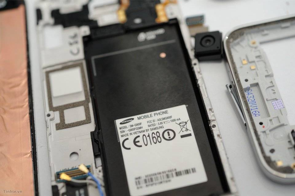 2460018_Galaxy_S5_Teardown-35.jpg