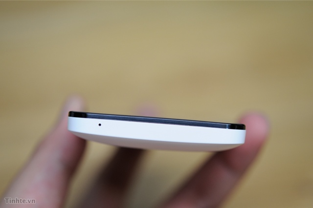 2493767_Asus_Zenfone_4-2.jpg