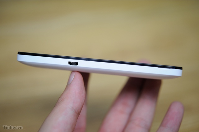 2493768_Asus_Zenfone_4-3.jpg