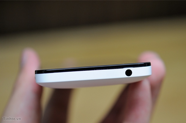 2493774_Asus_Zenfone_4-9.jpg