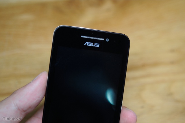 2493780_Asus_Zenfone_4-15.jpg