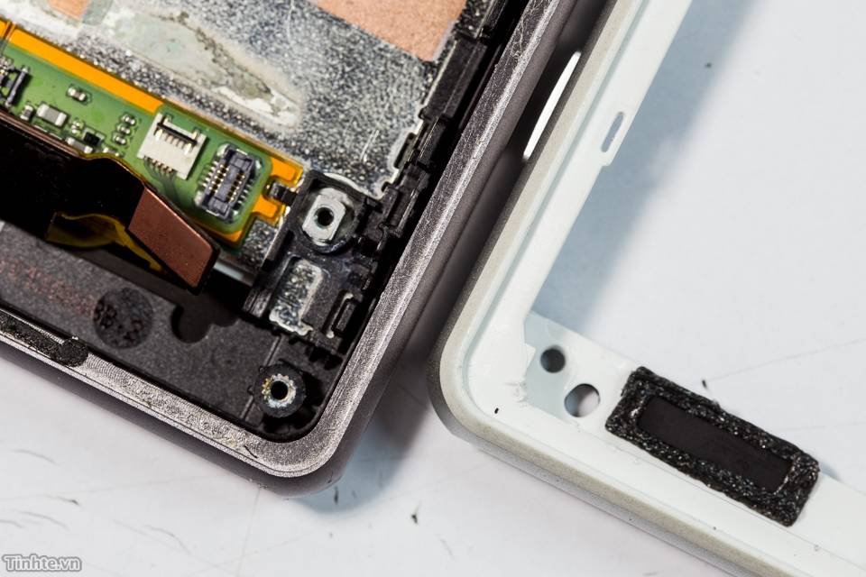 2494757_sony_xperia_z2-3.jpg