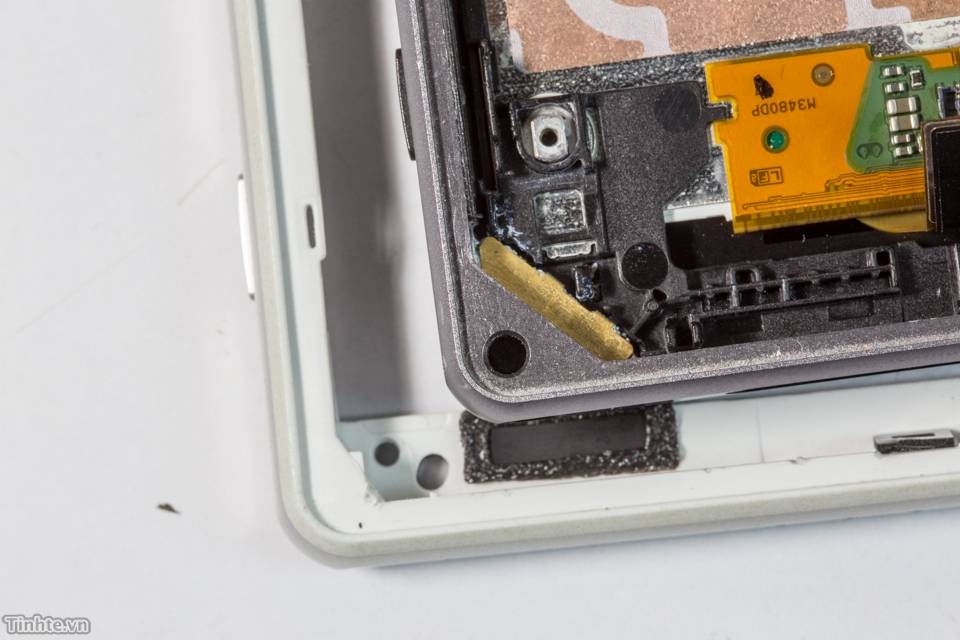 2494760_sony_xperia_z2-6.jpg