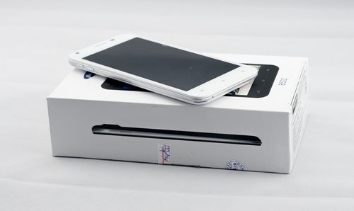 Bavapen-B502-smartphone-gia-re-06.png
