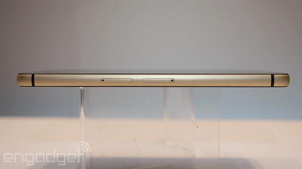 danh-gia-infocus-m810-thiet-ke.jpg