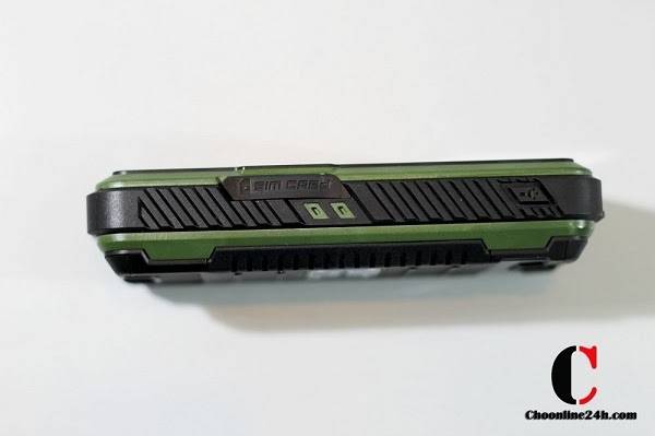 dien-thoai-land-rover-s3-chong-nuoc-10.JPG