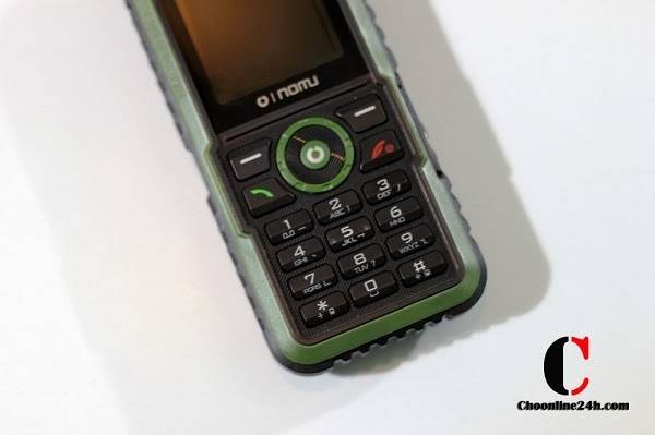 dien-thoai-land-rover-s3-chong-nuoc-15.JPG