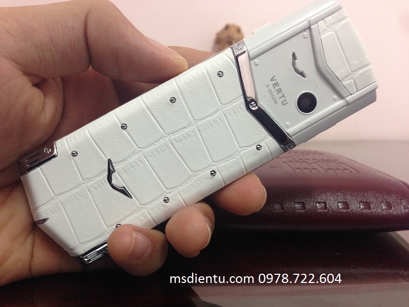 dien-thoai-ver-tu-copy-nhai-fake-cao-cap-copy%2B%25286%2529.JPG