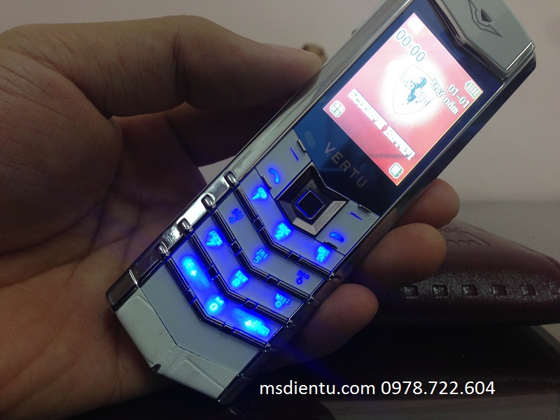 dien-thoai-ver-tu-copy-nhai-fake-cao-cap-copy%2B%25287%2529.JPG