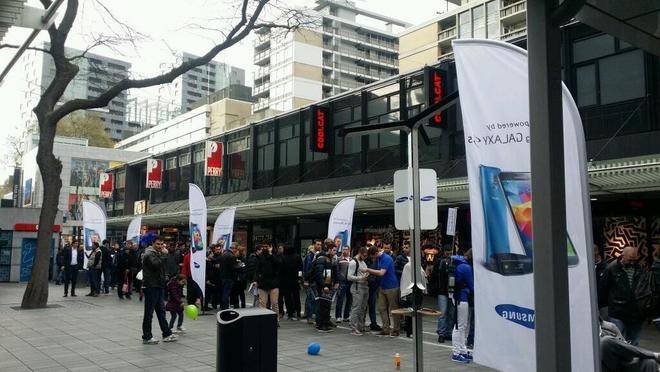 galaxy-s5-launch-rotterdam-1397271703_660x0.jpg