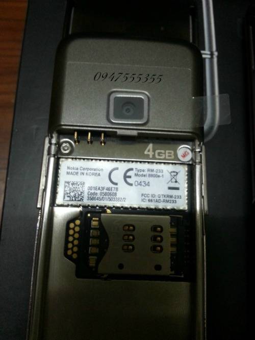 gi%C3%A1%20nokia%208800%20carbon.jpg