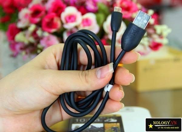 gspot.com%2F-cG8pplE_imw%2FVQ_Lxu6LdbI%2FAAAAAAAAH-U%2F_Go0kucop-o%2Fs1600%2Fhtc-one-m7%252B(15).jpg