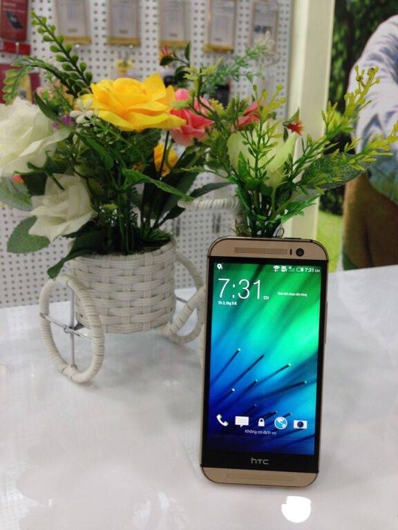 htc%20m8%20gold-1(2).jpg