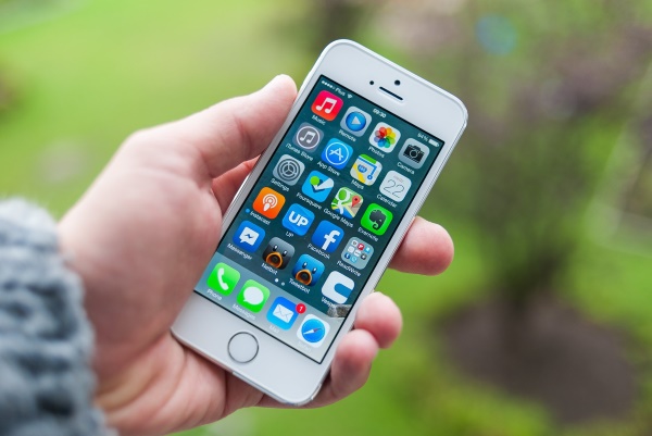 iphone-5s-van-ban-chay-du-iphone-77-plus-ra-mat.jpg