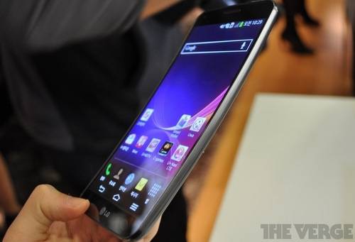 LG-G-Flex-4879-1383963411.jpg