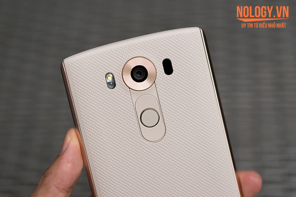 lg-v10-cu-camera.jpg