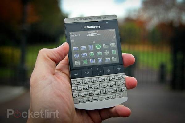 lo-dien-hinh-anh-blackberry-porsche-p9982-tai-viet-nam.jpg