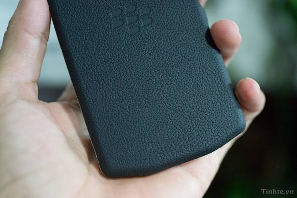 lo-dien-hinh-anh-blackberry-porsche-p9982-tai-viet-nam.jpg