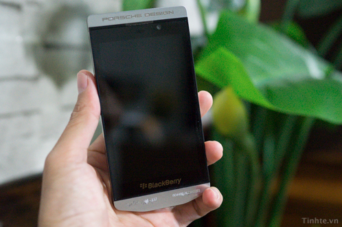 lo-dien-hinh-anh-blackberry-porsche-p9982-tai-viet-nam.png