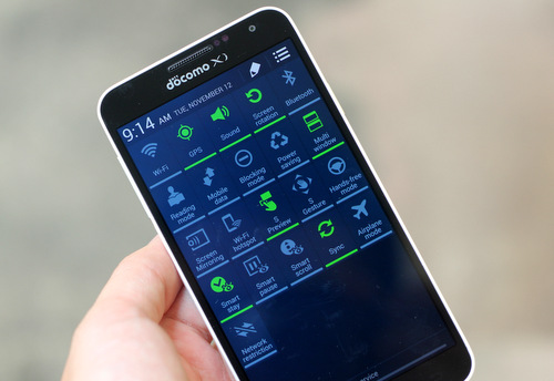 man-hinh-samsung-galaxy-j.jpg