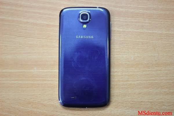 mat-sau-samsung-galaxy-s4-trung-quoc.JPG