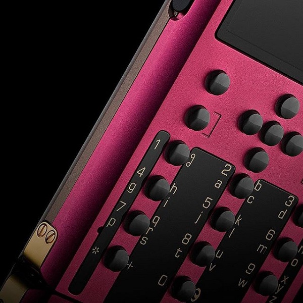 Mobiado-professional-3-vg-dahlia.1.jpg