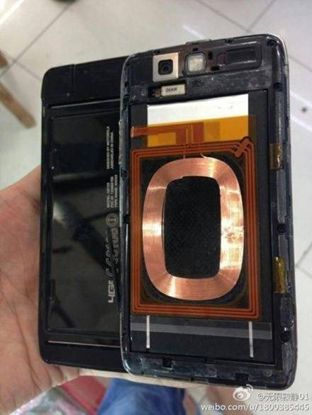 Motorola-DROID-5-001-1377400180.jpg