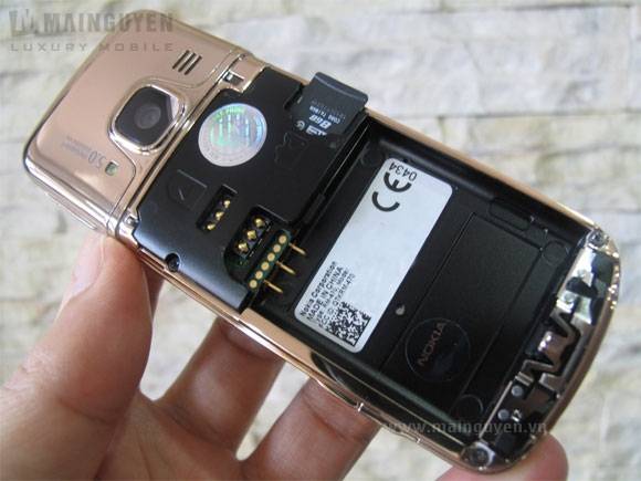 Nokia-6700-classic-Gold-Edition-Unbox_4.jpg