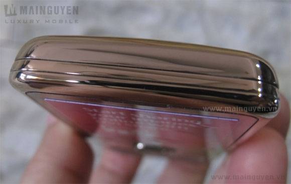Nokia-6700-classic-Gold-Edition-Unbox_8.jpg