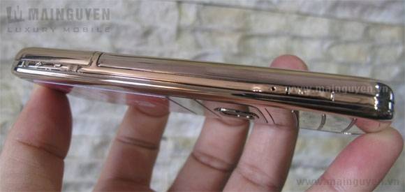 Nokia-6700-classic-Gold-Edition-Unbox_9.jpg