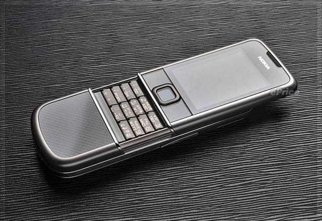 nokia-8800-carbon-arte17.jpg
