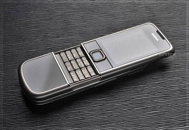 nokia-8800-carbon-arte17.jpg