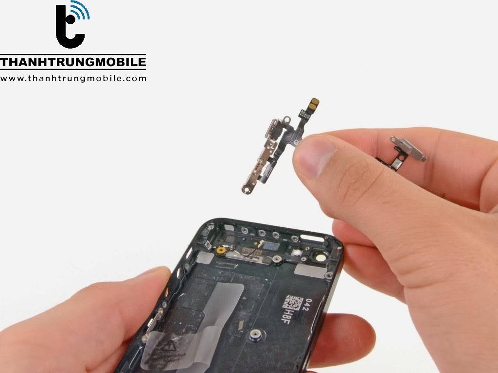 oxy?url=http%3A%2F%2Fthanhtrungmobile.vn%2Fwp-content%2Fuploads%2F2014%2F04%2Fnut-nguon-iphone-5.jpg