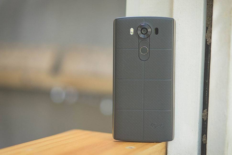 review-lgv10-camera.jpg