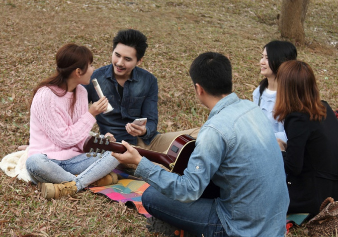 review-mic-kem-loa-bluetooth-3-trong-1-dang-gay-sot-4.jpg