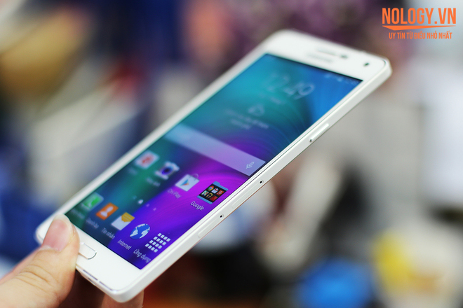 Samsung-Galaxy-A7-cu.1.jpg